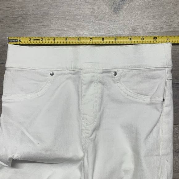 Spanx Jeans Women's White Distressed Ankle Slim Raw Hem Pull On 20229R - Size XS - Picture 4 of 13